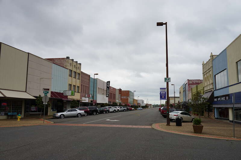 Broad Street in Texarkana, Arkansas (United States).