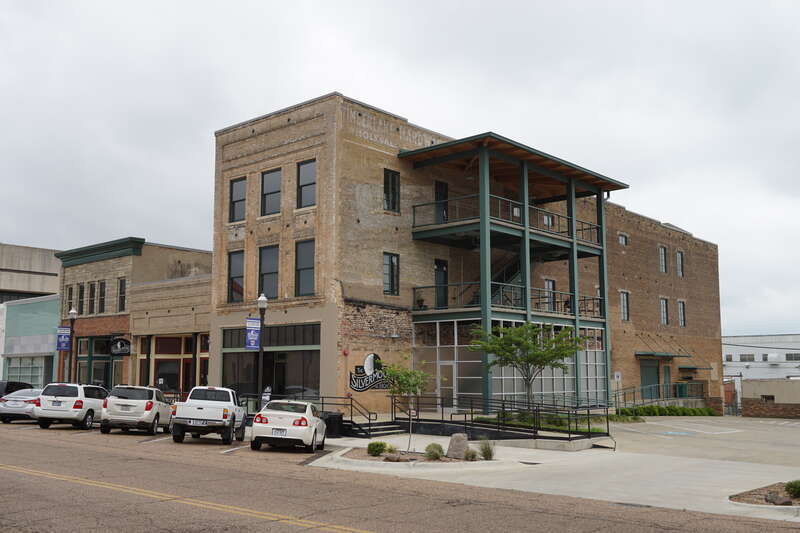 The Silvermoon on Broad in Texarkana, Texas (United States).