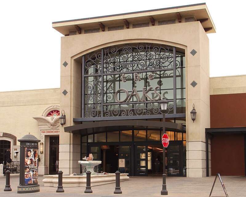 Main entrance of The Oaks shopping center in Thousand Oaks, California.