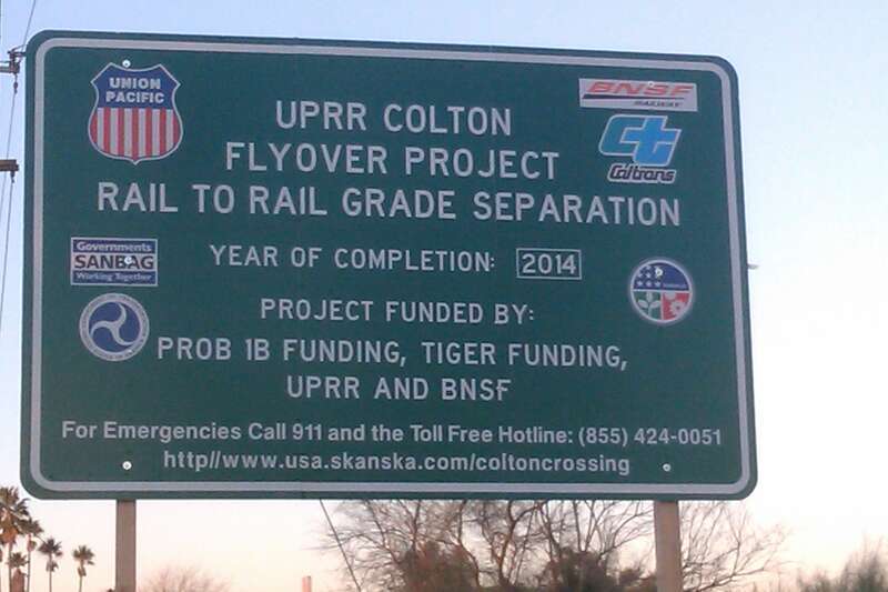 Sign displayed at various points around the project area giving information about it.