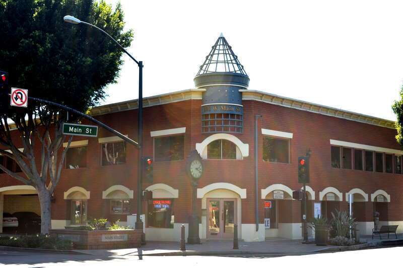 Retail building at 100 West Main Street, Tustin, Orange County, California, on the southwest corner of Main and El Camino Real.