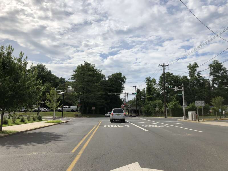 View west along New Jersey State Route 28 (Roosevelt Avenue) between Fifth Street and Fourth Street in Plainfield, Union County, New Jersey