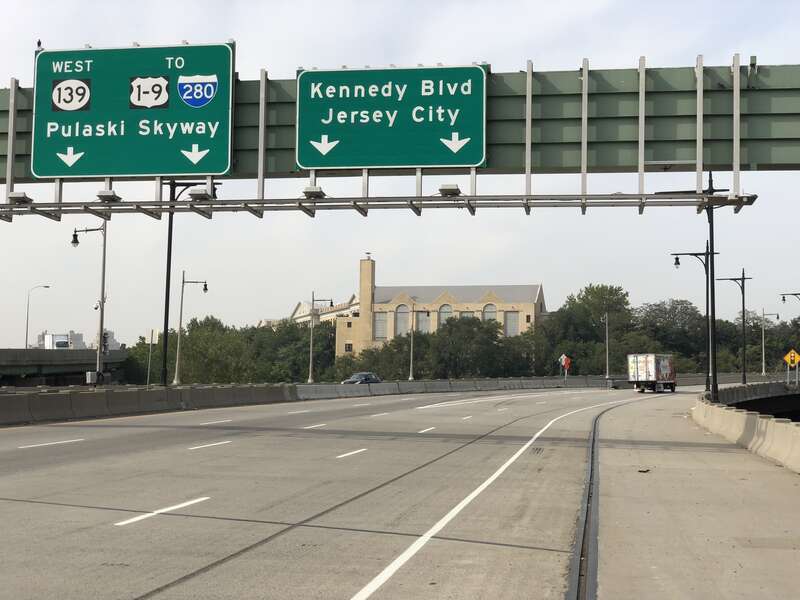 View west along New Jersey State Route 139 at the exit for Kennedy Boulevard (Jersey City) in Jersey City, Hudson County, New Jersey
