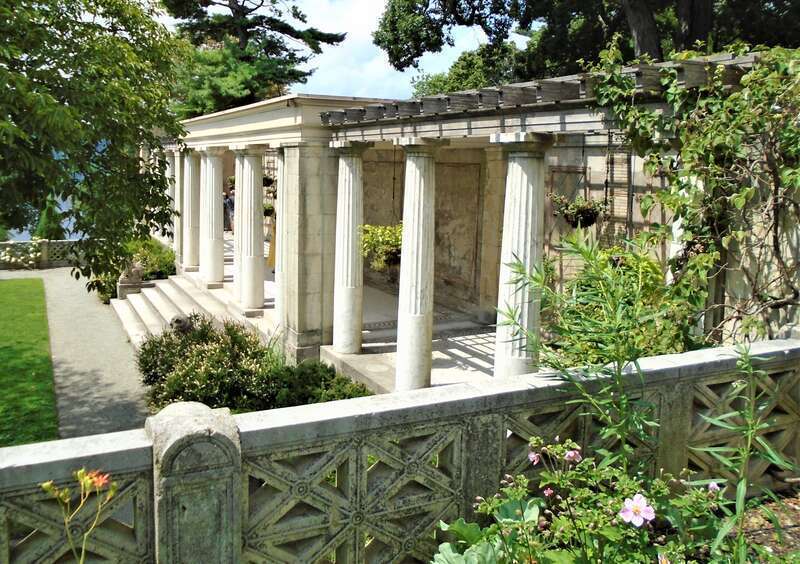 Untermyer Park and Gardens is a historic 43-acre (17 ha) city public park, located in Yonkers, New York in Westchester County, just north of New York City.  The park is a remnant of Samuel J. Untermyer's 150-acre (61 ha) estate &quot;Greystone&quot;.  The park