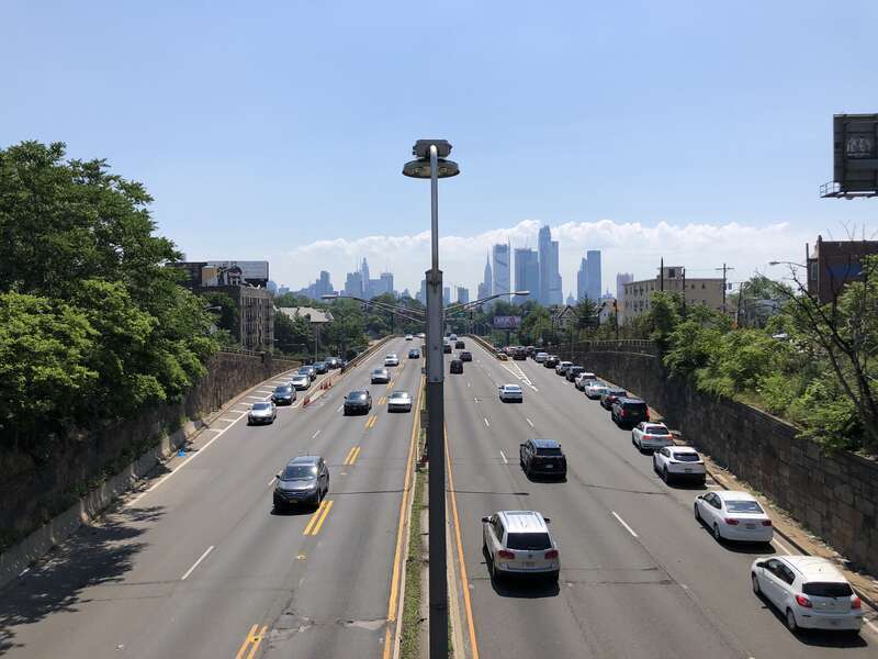View east along New Jersey State Route 495 (Lincoln Tunnel Approach) from the overpass for Hudson Avenue in Union City, Hudson County, New Jersey