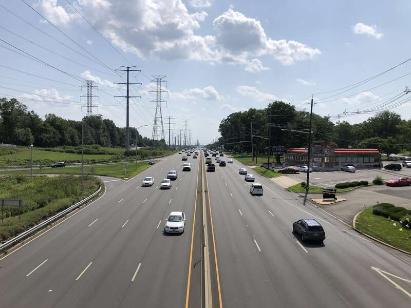 View south along U.S. Route 1 from the overpass for Menlo Park Drive in Edison Township, Middlesex County, New Jersey