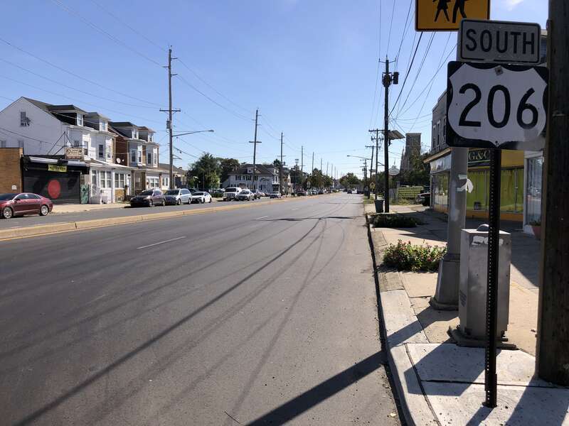 View south along U.S. Route 206 (South Broad Street) at Annabelle Avenue in Hamilton Township, Mercer County, New Jersey