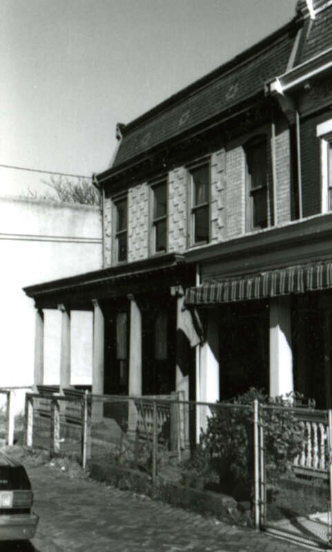 Address/Title: 517 St. James Street
Photographer: Zehmer, John G. (John Granderson), 1942-
Original Description (from Book): A brick and wood house of c. 1875, it was altered by the addition of a mansard roof.
City/Location: Richmond (Va.)
Date of