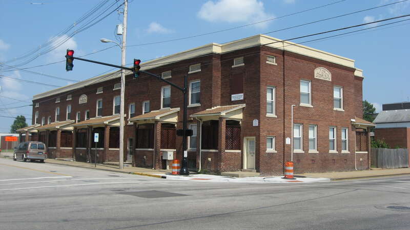 Front and southwestern side of the Albion Flats, located at 701 Court Street in Evansville, Indiana, United States.  Built in 1911, it is listed on the National Register of Historic Places.