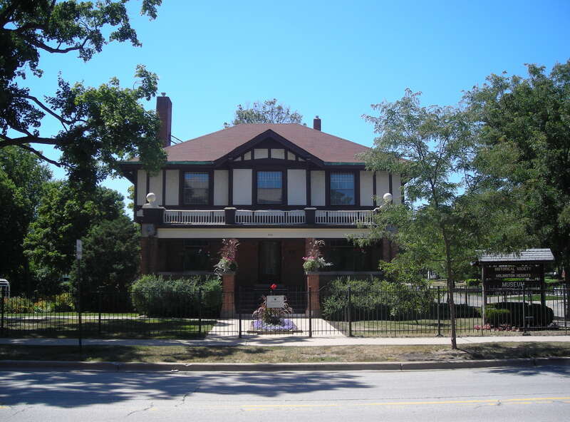 Banta, Nathaniel Moore House.  Arlington Heights, IL.  National Register of Historic Places 98000465