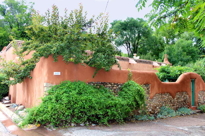 Canyon Road, Santa Fe, New Mexico, USA