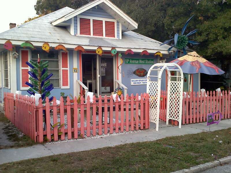 bpage (talk) 02:44, 30 November 2010 (UTC)


This photo is entirely my own work and I release it into the public domain.