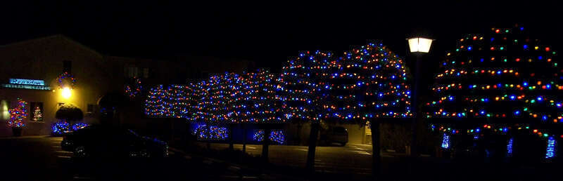 Christmans lights at Reardon Funeral Home http://www.reardonfuneralhome.com Christmas 2010