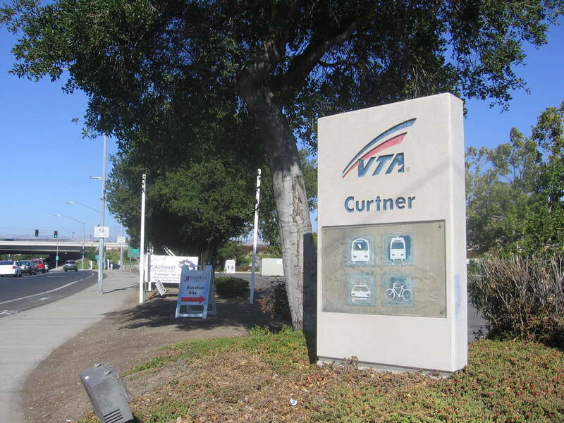 The Curtner (VTA) light rail station in San José, California, USA.