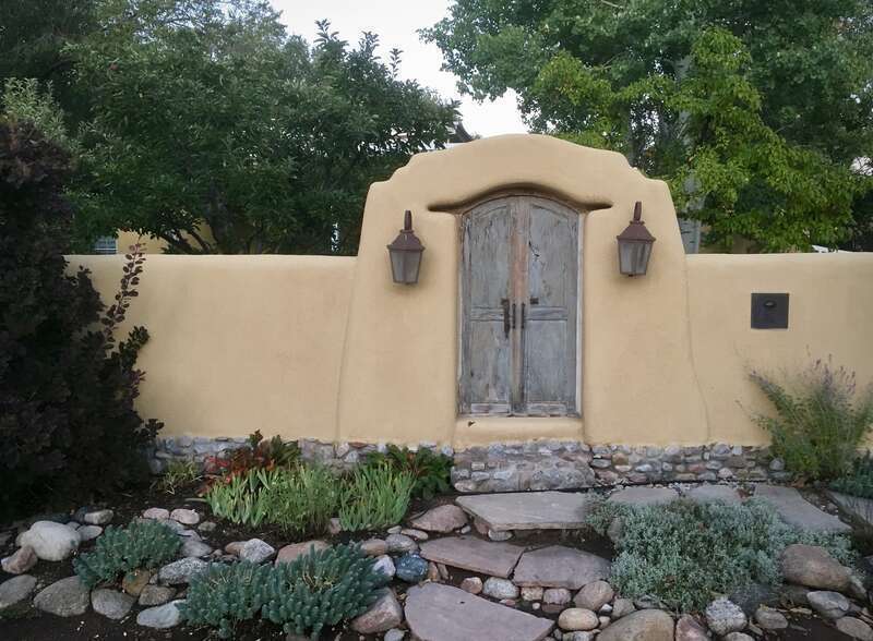 A very pleasing scene on my evening walk in Santa Fe -- reminding me how much I like the old part of town.