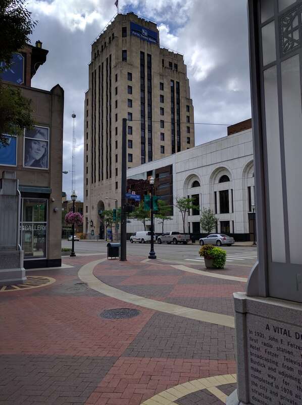 Fifth Third Bank Building from Michigan Ave and Kalamazoo Mall