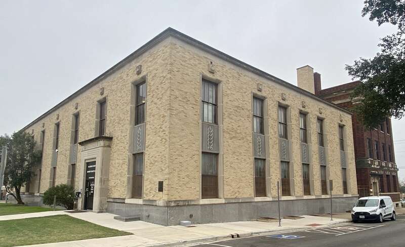 Former Southwestern Bell Building
Now the McLennan County Archives Building

Waco, Texas, USA