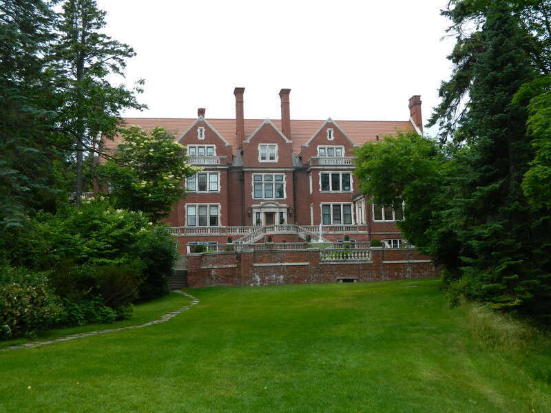 Glensheen, the Historic Congdon Estate is a 20,000 square foot mansion in Duluth, Minnesota, United States, operated by the University of Minnesota Duluth as a historic house museum.Glensheen sits on 12 acres of waterfront property on Lake Superior,