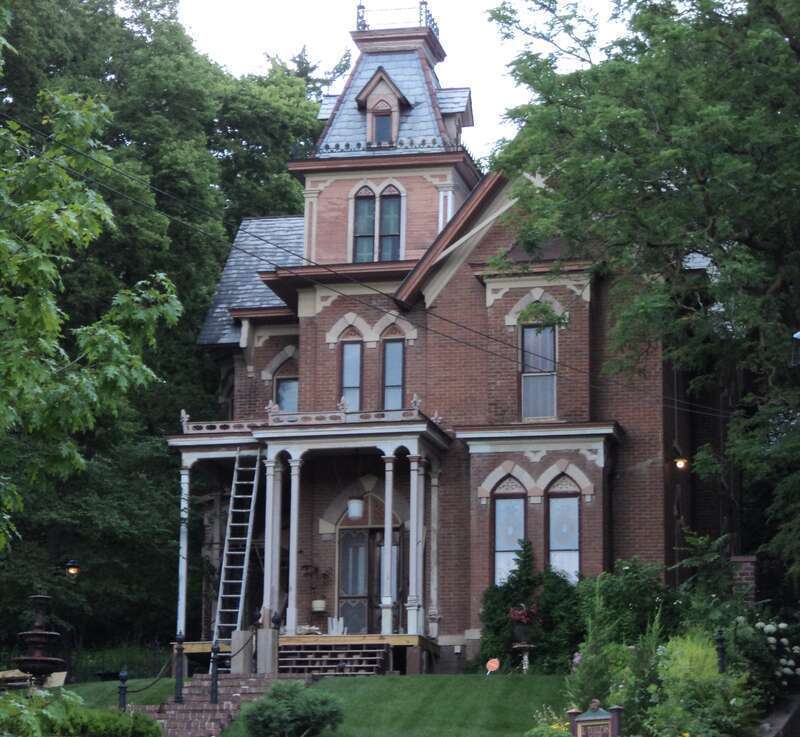 Lysander Tulleys House
151 Park Ave Council Bluffs, IA
Register #79000929

Built 1877