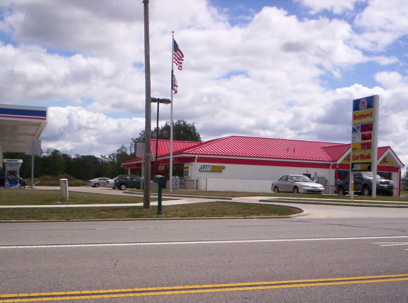 Marathon BellStores / Subway