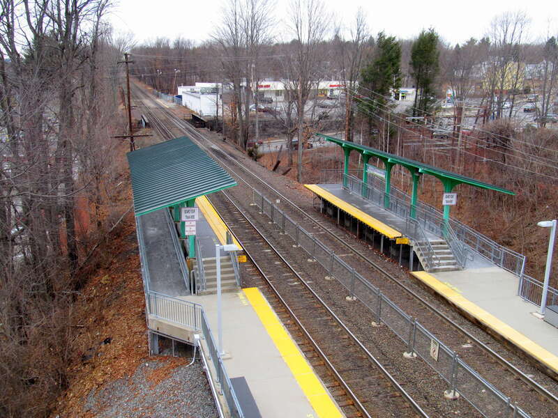 Mini-high platforms at North Leominster station in December 2014