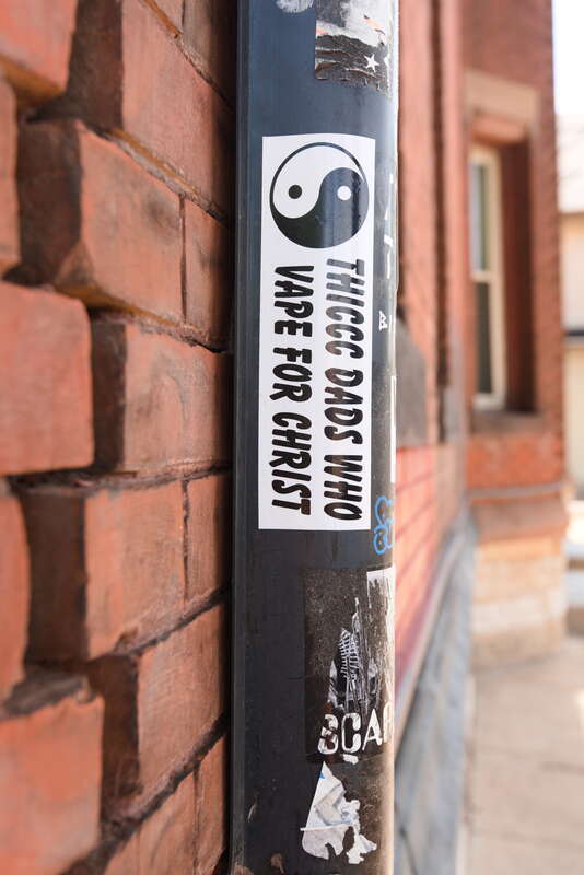 The neighborhood of Lowry Hill East is in the Calhoun-Isles community.
Minneapolis is split into 11 communities which are split into 86+ neighborhoods. My goal in 2022 is to take photos in all neighborhoods in Mpls in roughly alphabetical