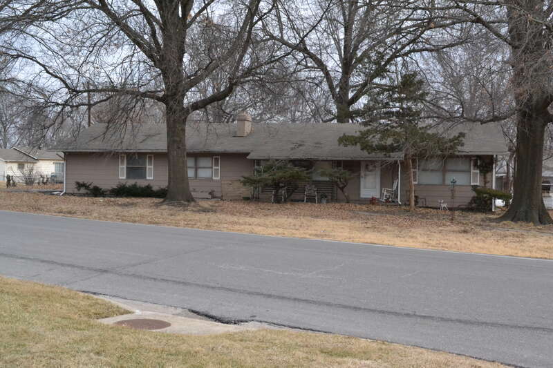 A house that contributes to the Morningside Acres Historic Ranch House District