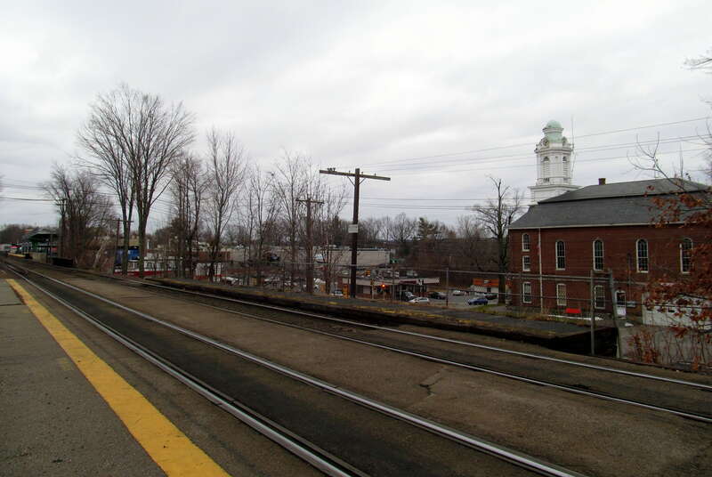 The 1980-built platforms at North Leominster station. These bare, non-accessible platforms were replaced by the accessible modern station nearby in 2004.