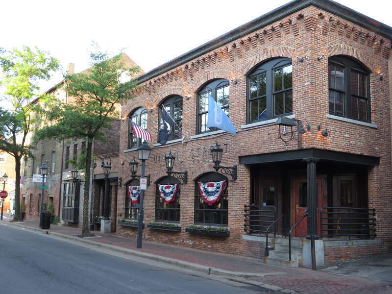 Alexandria (formerly Belhaven and Hunting Creek Warehouse) is an independent city in the Commonwealth of Virginia. As of the 2010 census, the population was 139,966, in 2013, the population was estimated to be 151,218. Located along the Western bank