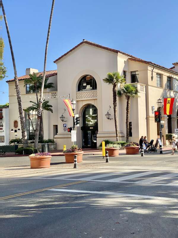 Built in 1910, this Spanish Colonial Revival-style building houses a branch of Pacific Premier Bank, and is a rare surviving building from before the 1925 Santa Barbara Earthquake in Downtown Santa Barbara.  The building is characteristic of the
