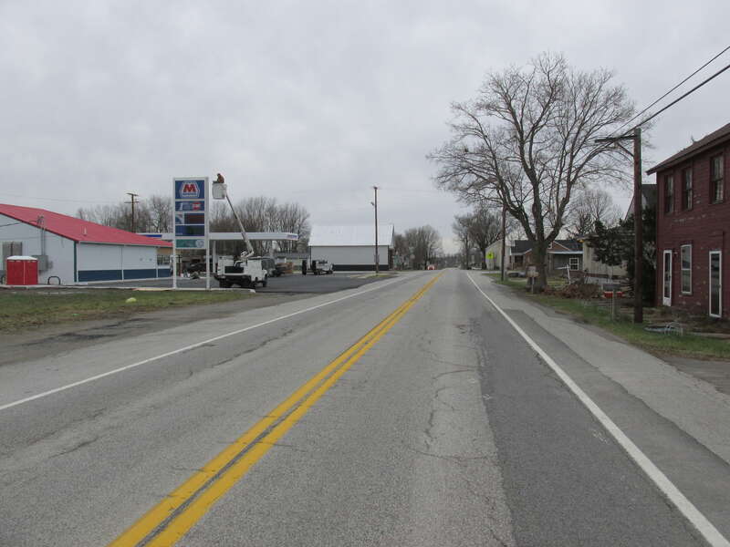 Looking west on US Highway 50 in Rainsboro