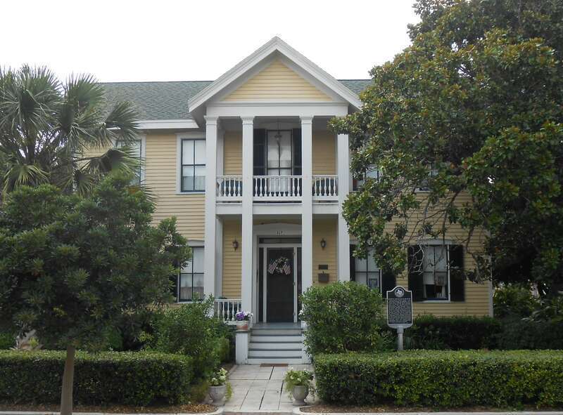 Robert Clark House, 317 N. Main Street, Victoria, Texas
