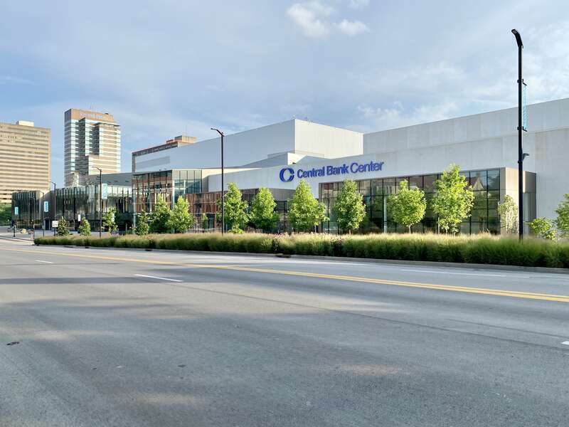 Built in 1974-1976 and designed by Ellerbe Becket, this Contemporary arena was renovated between 2015 and 2021 under the direction of NBBJ Architects and Messer Construction.  The arena has a capacity of about 20,000 spectators, reduced from the