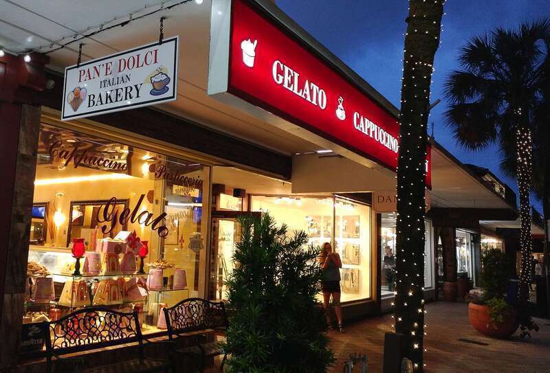 Shops in Las Olas Blvd