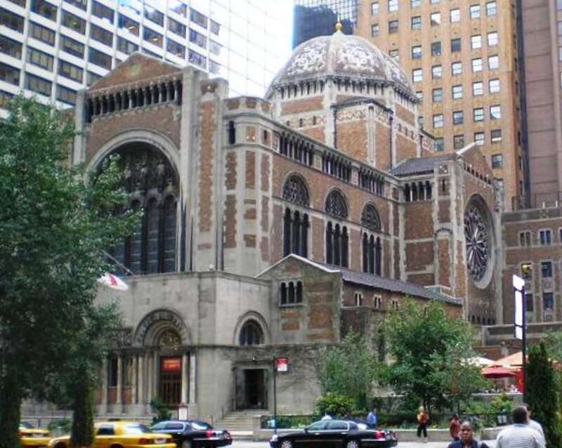 Front view of St. Bart's from Park Avenue, looking east.