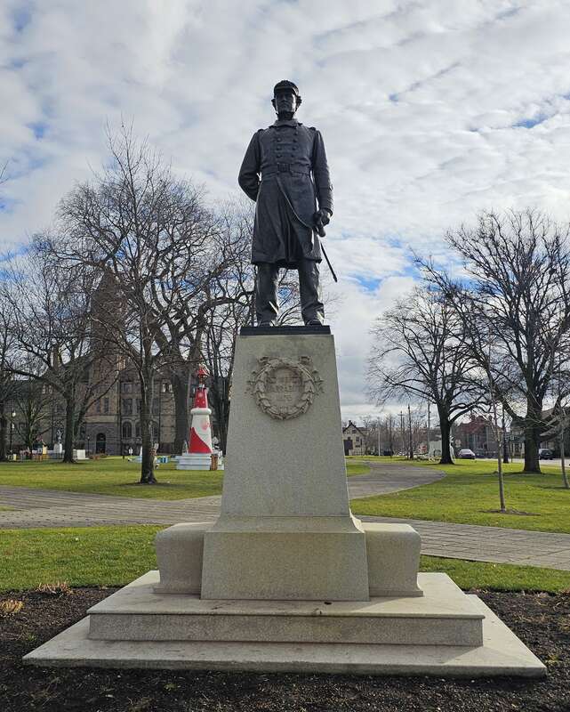 Statue of David Farragut in Hackley Park, Muskegon, Michigan