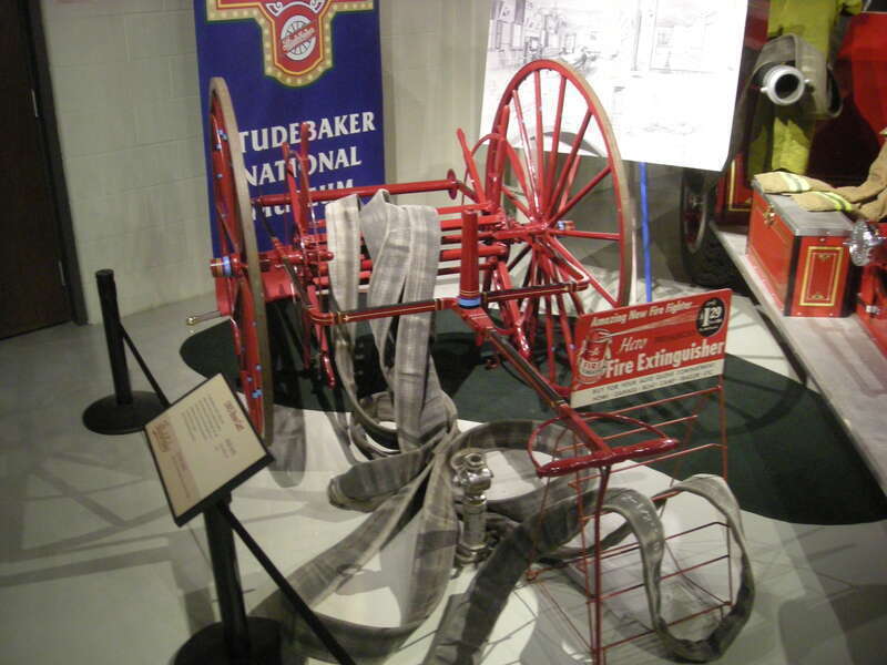 A 1905 Studebaker Hose Cart at the Studebaker National Museum in South Bend, Indiana (United States).