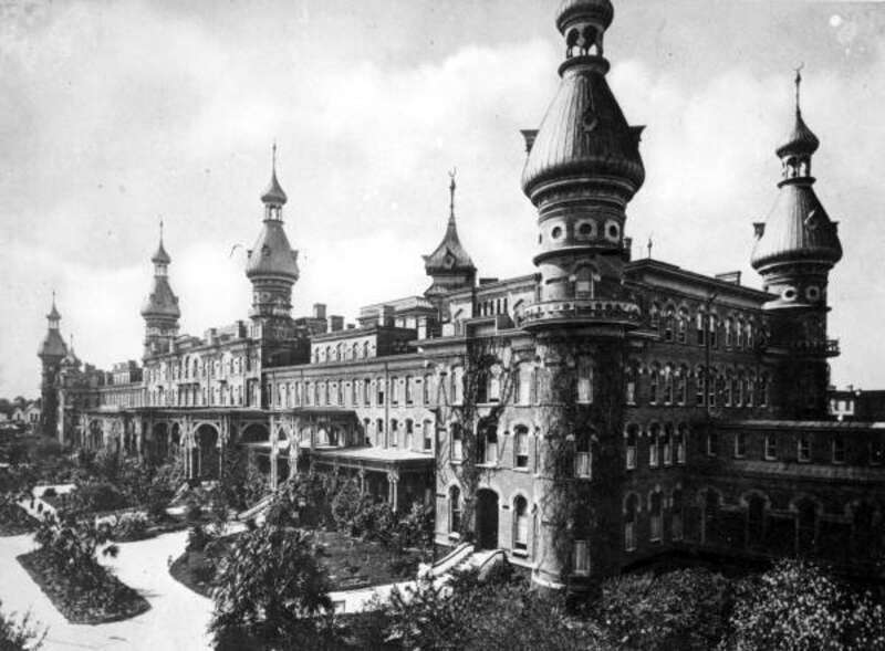 Local call number: RC07778
Title: Tampa Bay Hotel: Tampa, Florida
Date: ca. 1920
General note: Now home to the Henry Plant Museum on the campus of the University of Tampa, the Tampa Bay Hotel was built by railroad magnate Henry Plant beginning in