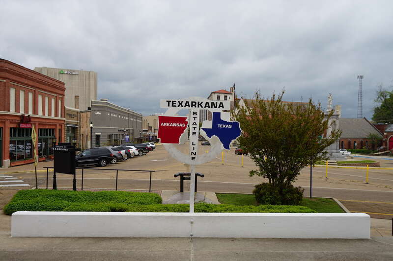 State Line Avenue in Texarkana, Arkansas, and Texarkana, Texas (United States).