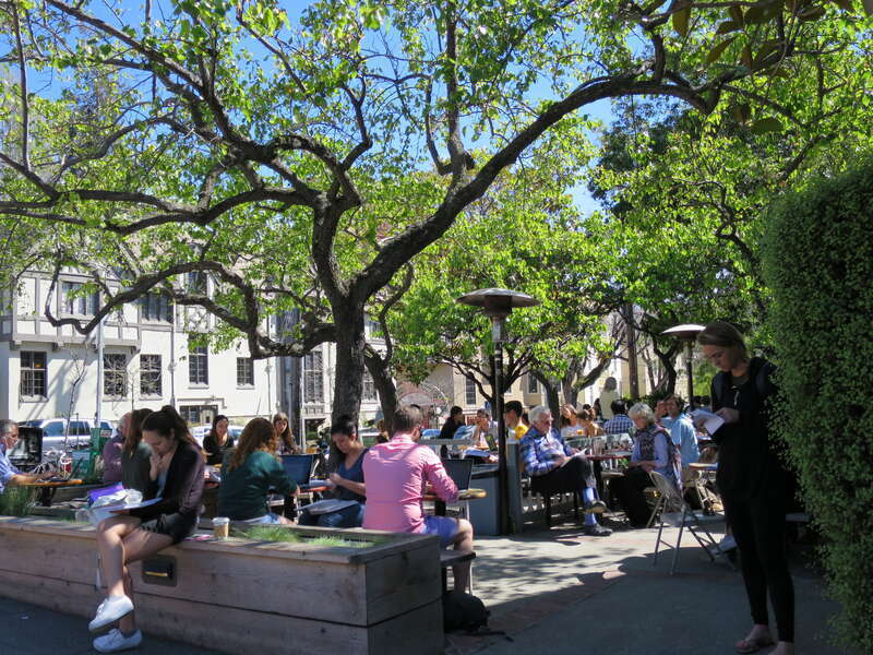 UC Berkeley, Students study at Cafe