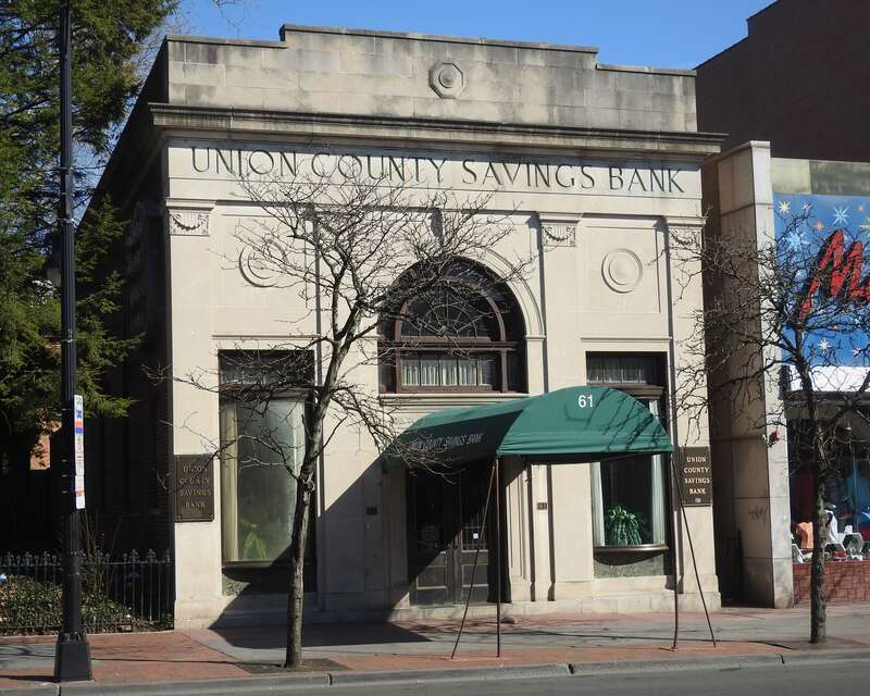 Looking east across Broad Street on a sunny early afternoon