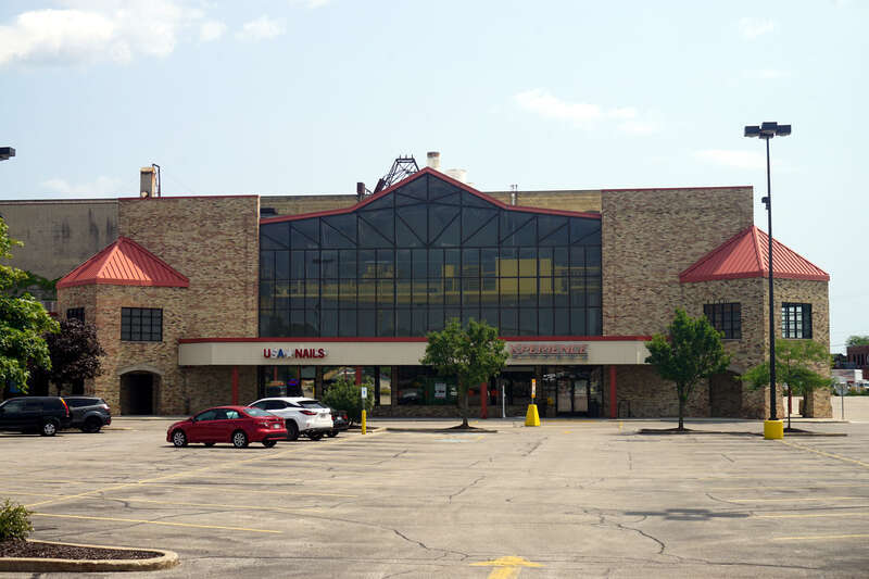 The West Allis Towne Center Shopping Center in West Allis, Wisconsin (United States).
