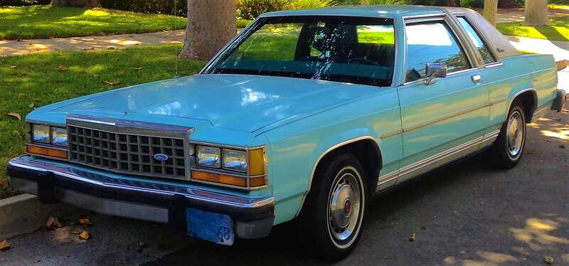 Ford LTD Crown Victoria 2-door sedan