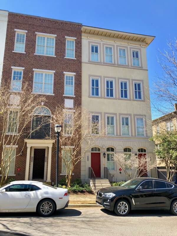 A development from the early 2000s, Glenwood Park is located at the east end of Atlanta's Grant Park neighborhood, and was designed by the firm Historical Concepts, utilizing high-quality neo-traditional design with a modern twist.