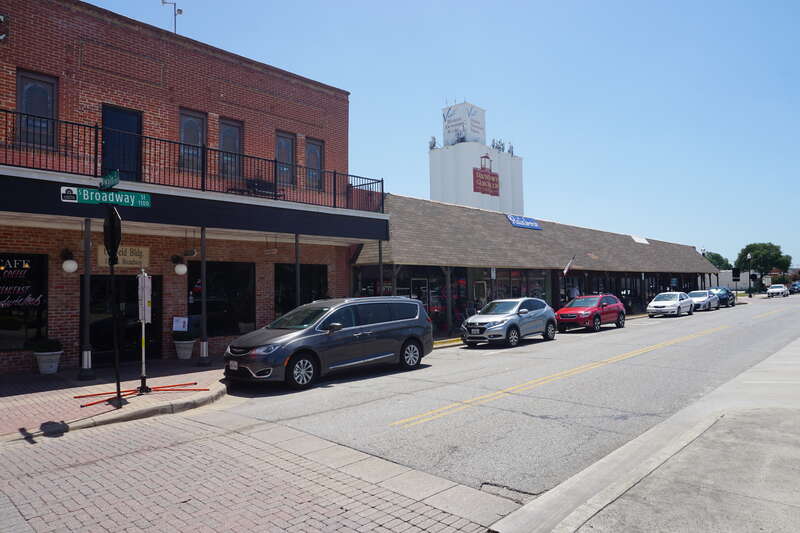 South Broadway Street in Carrollton, Texas (United States).