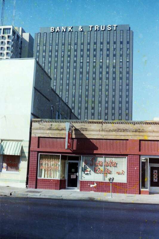 This restaurant was located at 605 Mesquite St. across the street from the Amusu Theater. 

The building is vacant today in 2011.