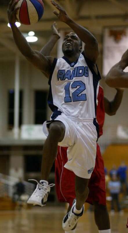 Modie Cox playing for the Buffalo Rapids at Buffalo State Sports Arena in 2006