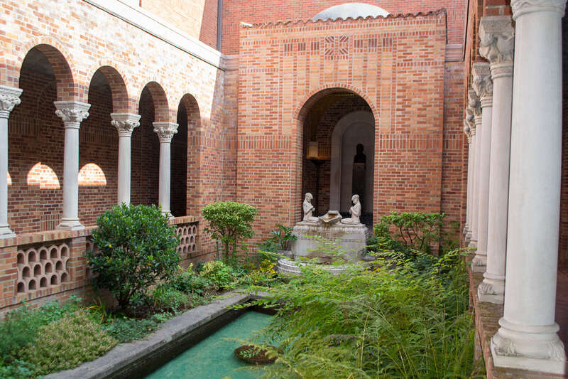 The Prince Lucien Campbell Courtyard at the Jordan Schnitzer Museum of Art