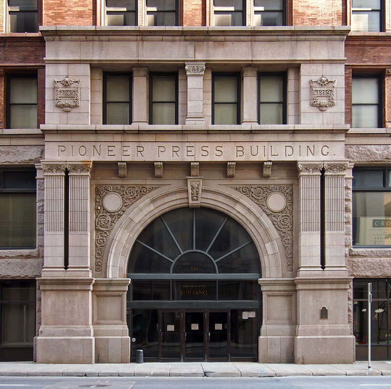 Main entrance of the Pioneer Building, 336 Robert Street North, Saint Paul, Minnesota, USA. Viewed from the southwest. 





This is an image of a place or building that is listed on the National Register of Historic Places in the United States of