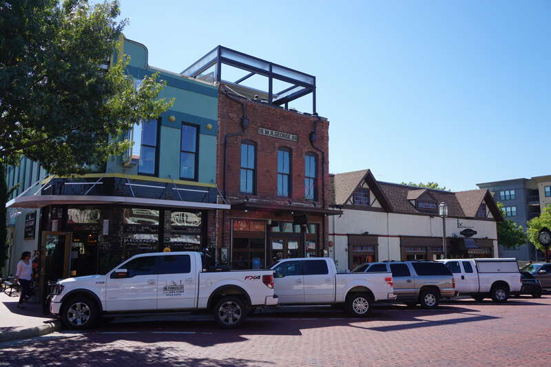 15th Street in Plano, Texas (United States).